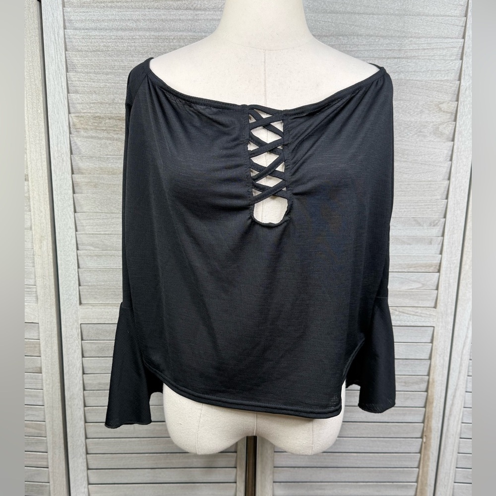 BOOHOO Leila Lace Up Front Off the Shoulder Top Black-16
